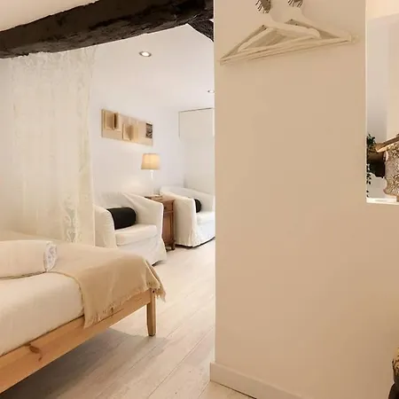 Alfama & Fado Studio - Ideal For 2 Or Solo Apartment
